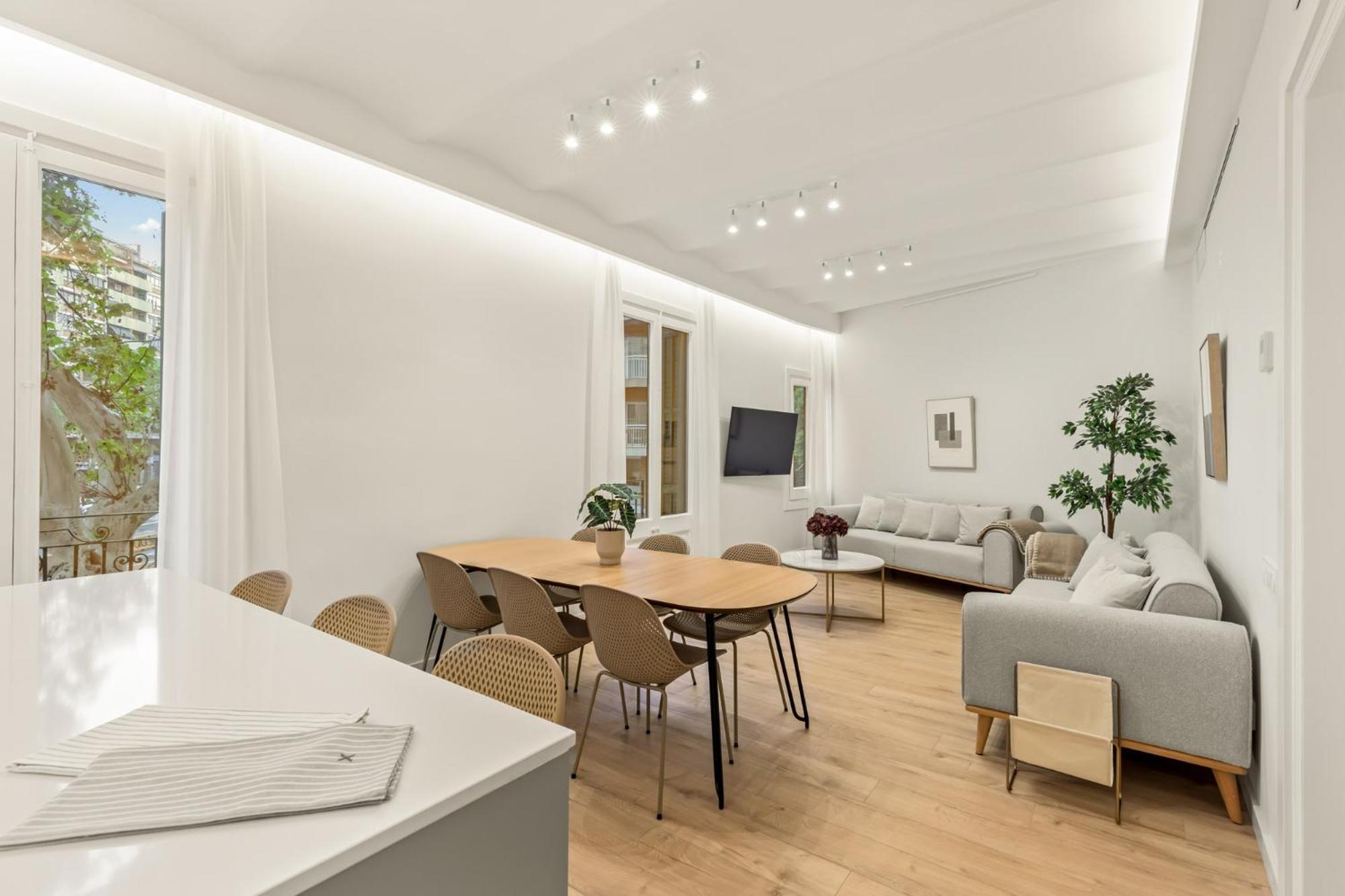 Modern & Stylish In Leilighet *